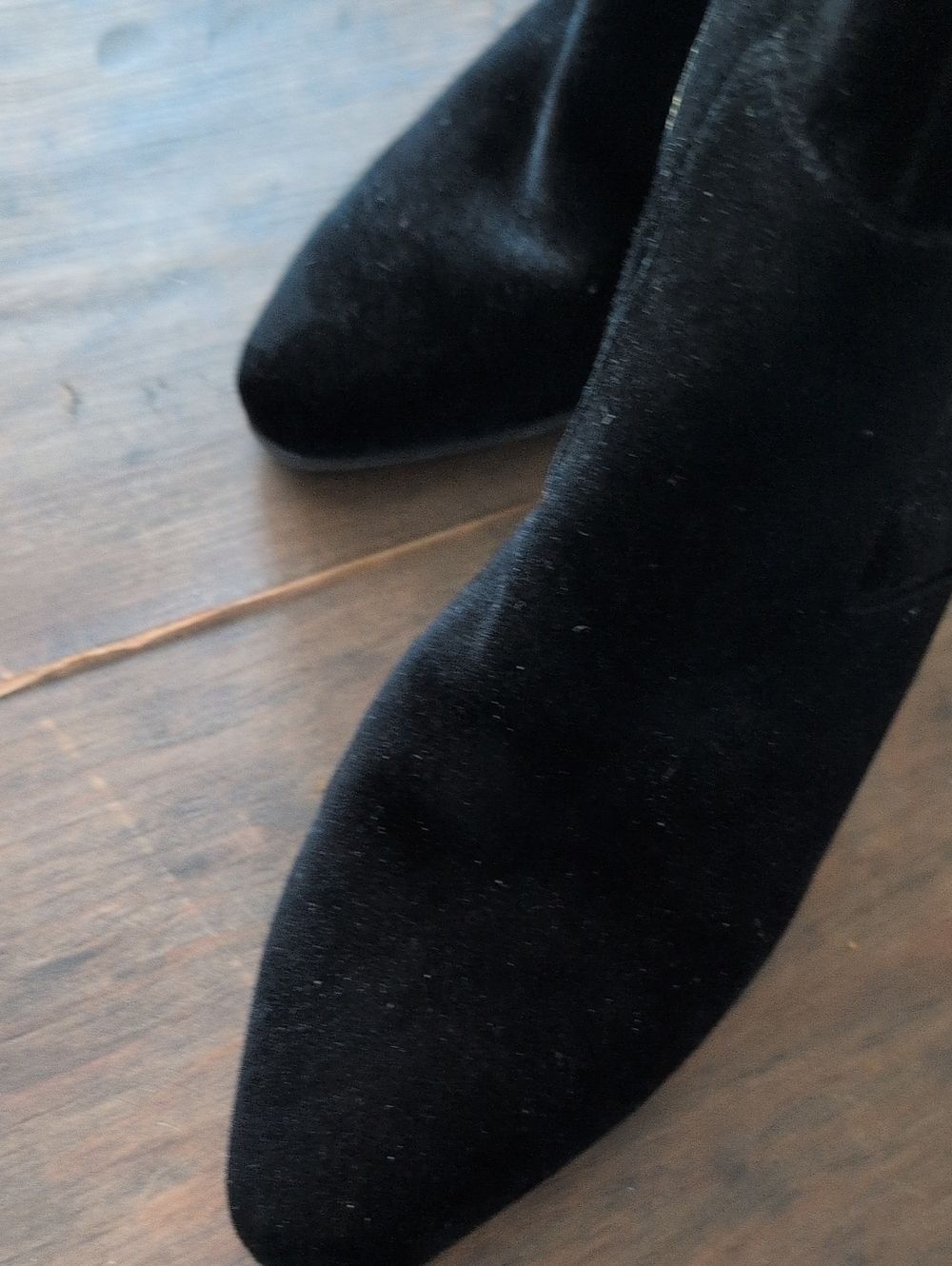Aerosoles Black Suede Ankle Boots with Two Sided Gold Zipper, size 11 - Picture 4 of 8